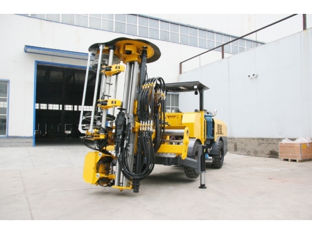 Jumbo de forage hydraulique avec changeur automatique de tiges, HT71  (pour l’exploitation minière)