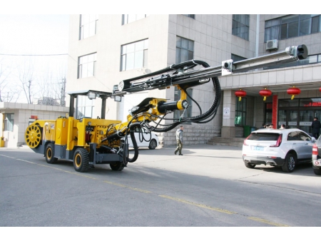 Jumbo de forage hydraulique HT82  (pour le creusement de tunnels)