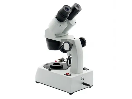 Microscope pour la gemmologie avec bras vertical