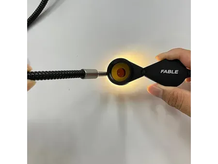 Source de lumière froide / Source de lumière pour fibre optique