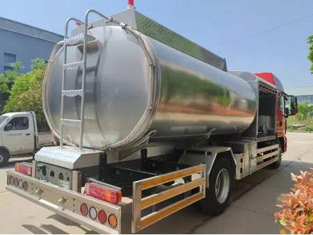 Camion de ravitaillement pour aéronefs