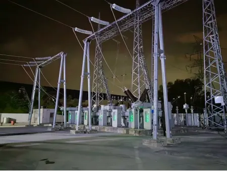 Sous-station électrique / Poste de transformation hydroélectrique / Poste électrique
