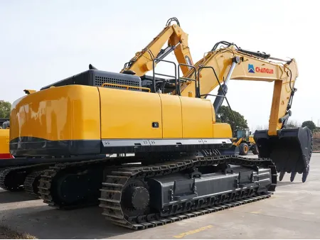 ZG520  Pelle sur Chenilles