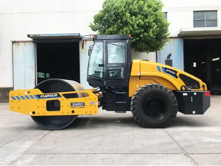 GYS20J  Rouleau vibrant monocylindre / Compacteur de sol
