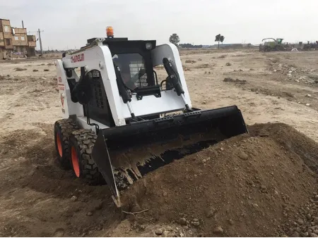 275F  Chargeuse compacte sur pneus