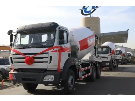Camion malaxeur à béton / Camion bétonnière 6×4
