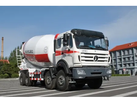Camion malaxeur à béton / toupie à béton 8×4