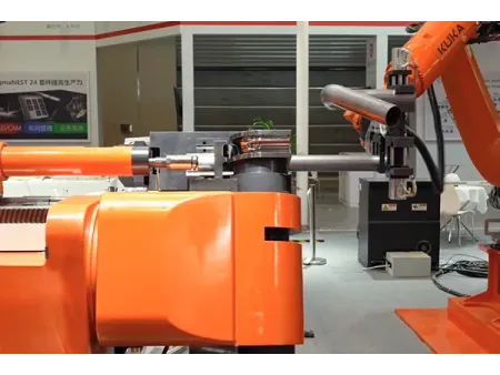 Machine de cintrage de tubes CNC multi-axes