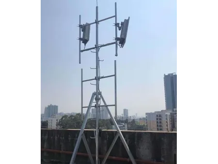 Pylône de télécommunications rooftop