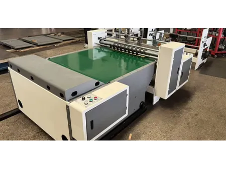 Machine à rainurer et refendre les cloisons