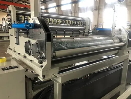 Machine de fabrication de mandrins papier