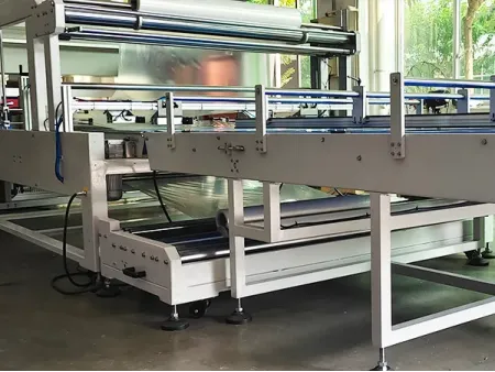 Machine automatique de suremballage rétractable avec soudure quatre côtés