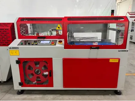 Machine automatique de suremballage rétractable avec soudeuse latérale
