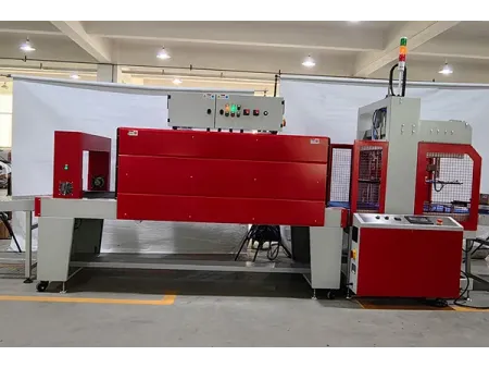 Machine automatique de suremballage rétractable avec soudeuse en manchon