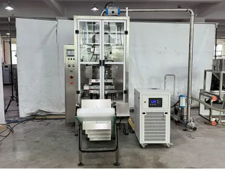 Ensacheuse verticale VFFS pour sachets liquides sans air