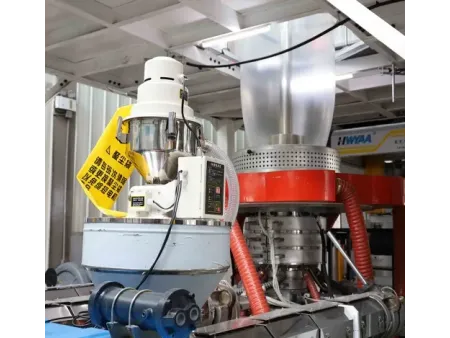 Machine de moulage par coextrusion-soufflage (films PE/PP à 3-5 couches)