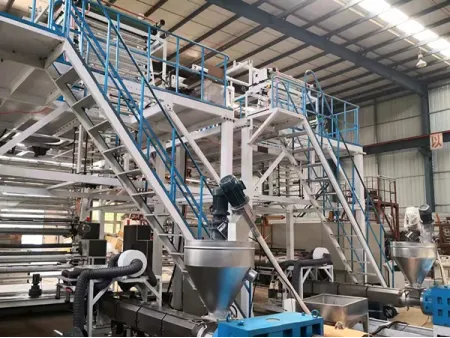 Machine de moulage par soufflage de film (film PVC monocouche)