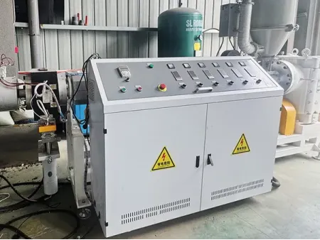 Ligne d’extrusion de gaines plates en PE