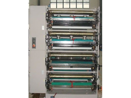 Machine d'impression flexographique ZBS-620 (4-6 couleurs)
