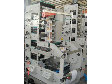 Machine d'impression flexographique ZBS-620 (4-6 couleurs)