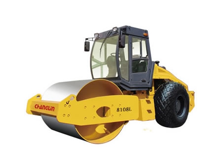 Rouleau compacteur tandem vibrant 8108L