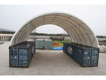 Abri monté sur containers