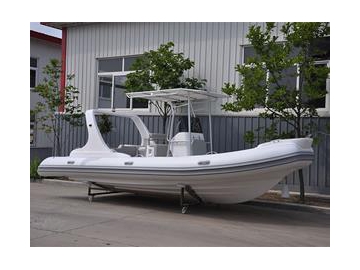 Bateau pneumatique rigide 660B