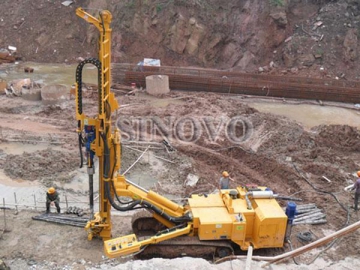 Foreuse hydraulique sur chenilles