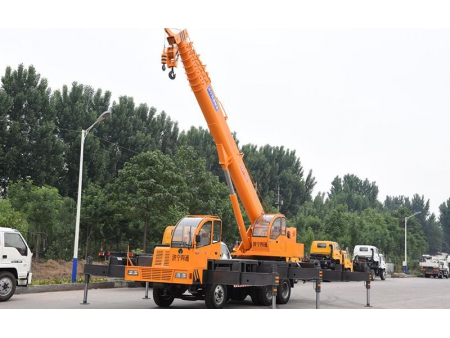 Grue télescopique sur camion 20T, STSQ20D