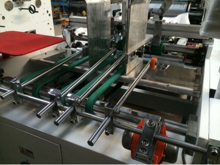 Machine de fabrication de boîte à fenêtre à alimentation double