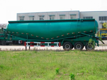 Camion citerne à ciment