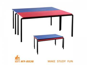 Table carrée pour enfants