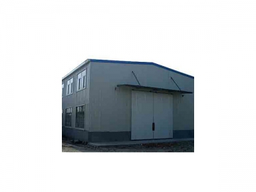 Bâtiment à structure en acier