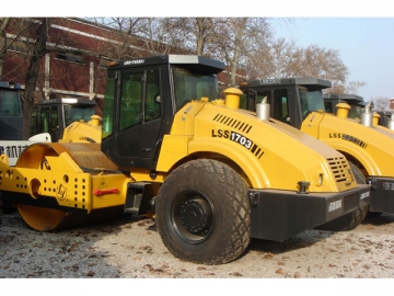 Compacteur vibrant monocylindre <small>(Rouleau compresseur série LSS 17000kg-25000kg)</small>