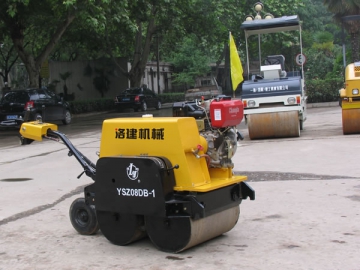 Rouleau compresseur 770kg <small>(modèle YSZ08DB-1)</small>