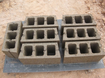 <strong>Moules pour blocs de béton</strong>