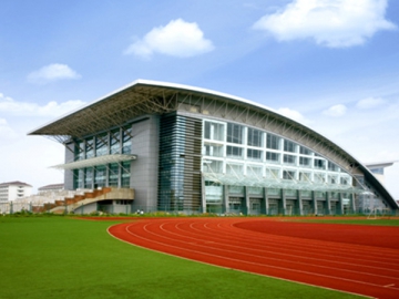 Complexe sportif à charpente métallique