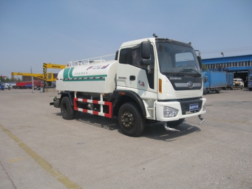 Camion arroseur 8 m³