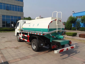 Camion aspirateur 4 m³