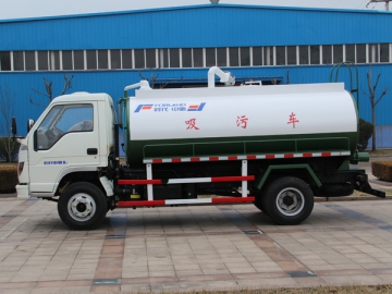 Camion aspirateur 6 m³