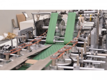 Machine de fabrication de sacs en papier <small>(sac en papier à fond carré, sans poignée)</small>