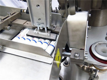 Remplisseuse scelleuse de tubes métalliques ZHF-80Z