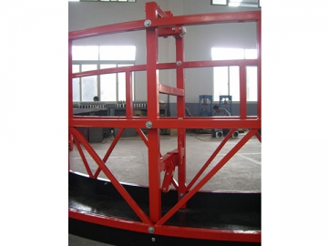 Plate-forme suspendue en arc